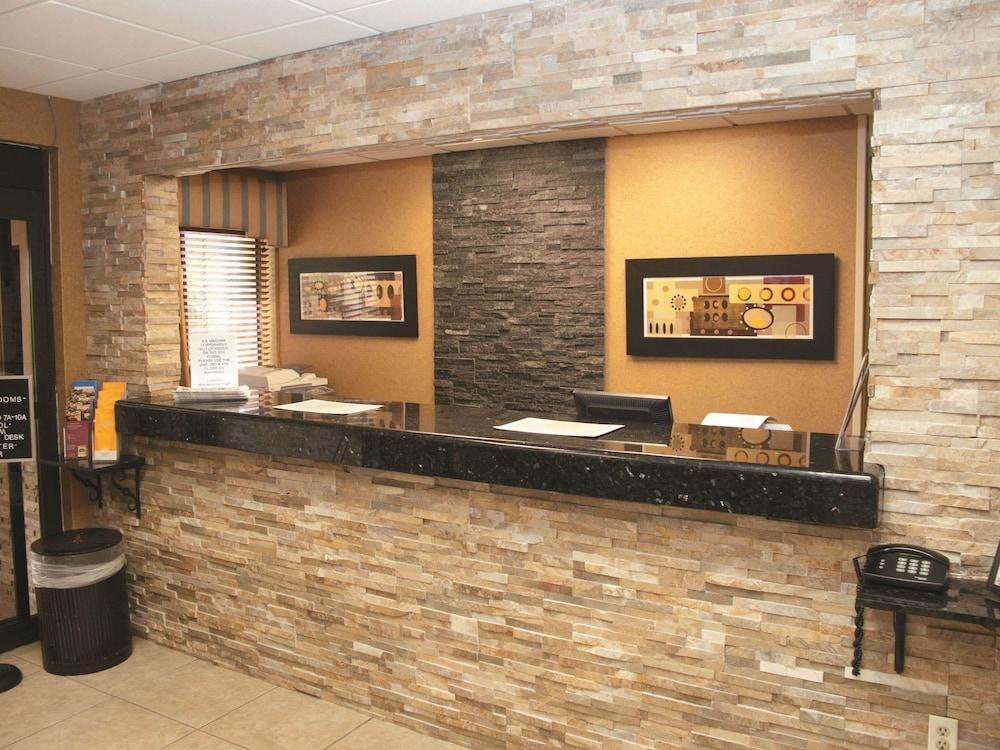 La Quinta Inn By Wyndham Columbia Se Fort Jackson Luaran gambar