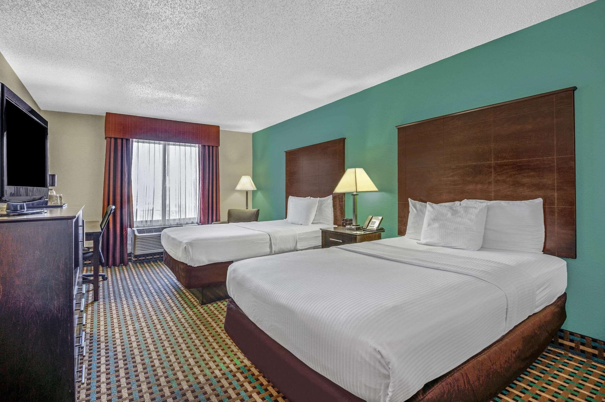La Quinta Inn By Wyndham Columbia Se Fort Jackson Luaran gambar