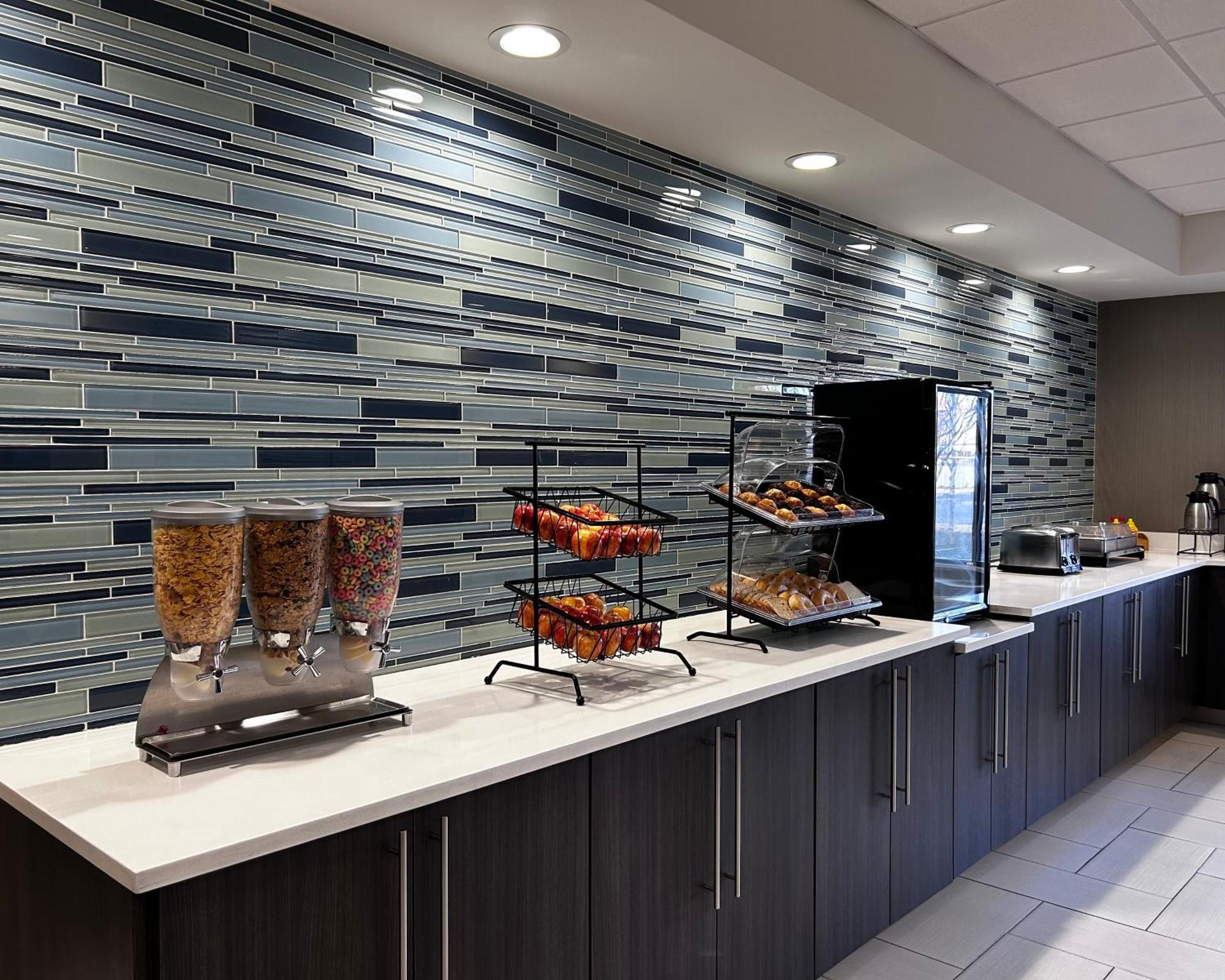 La Quinta Inn By Wyndham Columbia Se Fort Jackson Luaran gambar
