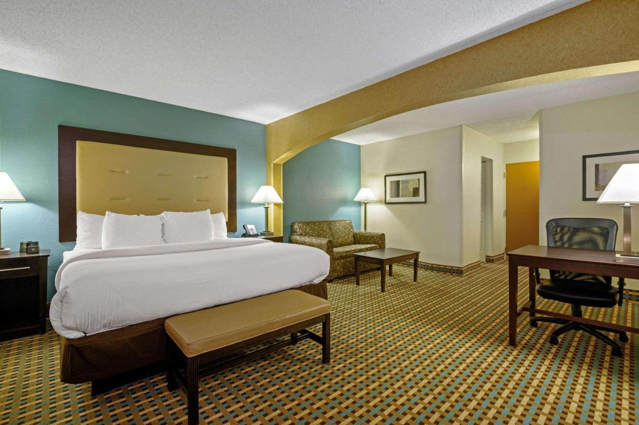 La Quinta Inn By Wyndham Columbia Se Fort Jackson Luaran gambar